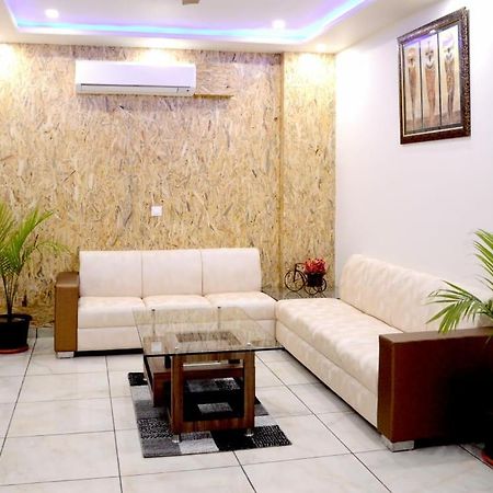 Jenus Hotel-Sindhi Camp ジャイプール エクステリア 写真