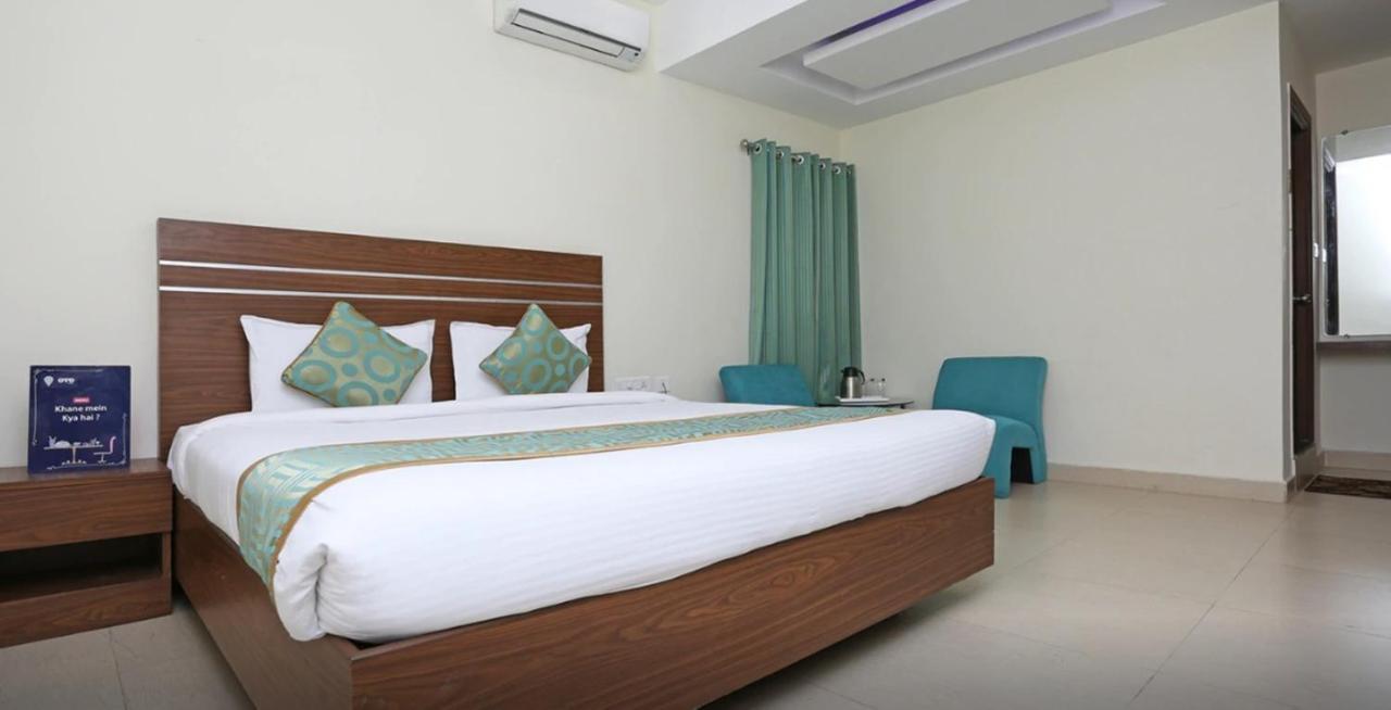 Jenus Hotel-Sindhi Camp ジャイプール エクステリア 写真