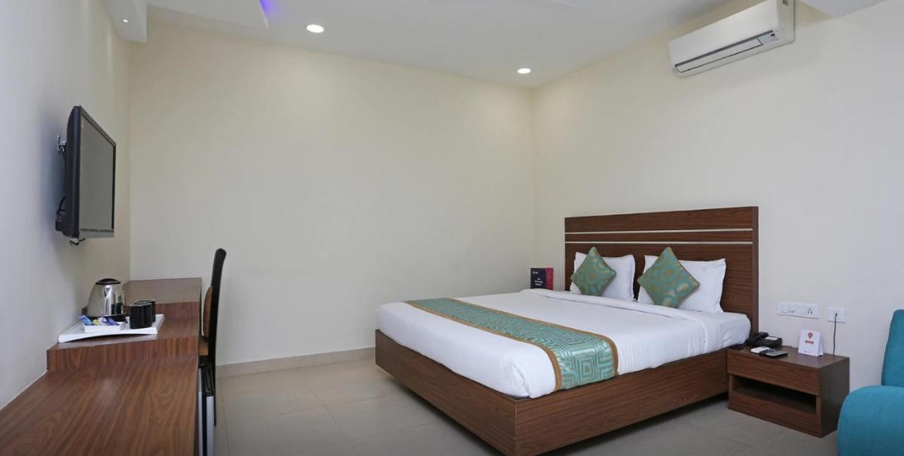Jenus Hotel-Sindhi Camp ジャイプール エクステリア 写真